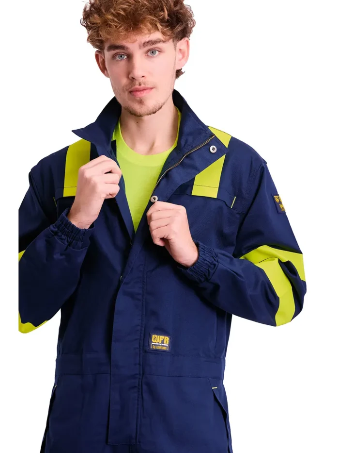 WORKTEAM Mono o Buzo Ignífugo, Antiestático y Arco Eléctrico, Visibilidad Realzada, Cintas Fluorescentes Amarillas y Triple Costura. Unisex - Imagen 6