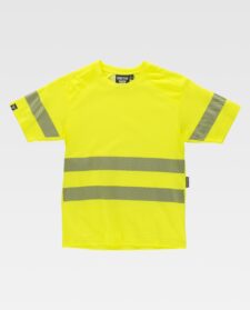 Camiseta de manga corta en micropiqué de poliéster con interior de algodón. Reflectantes segmentadas y tejido de rejilla para regular la transpiración. Cuello redondo con cubrecosturas interior. Una reflectante segmentada termoadhesiva en mangas y dos en pecho y espalda.